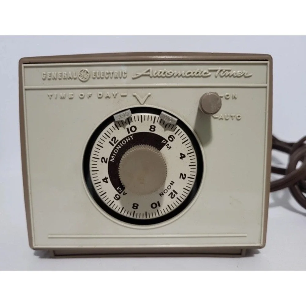 Vintage General Electric automatic timer Light switch on and off Excellent